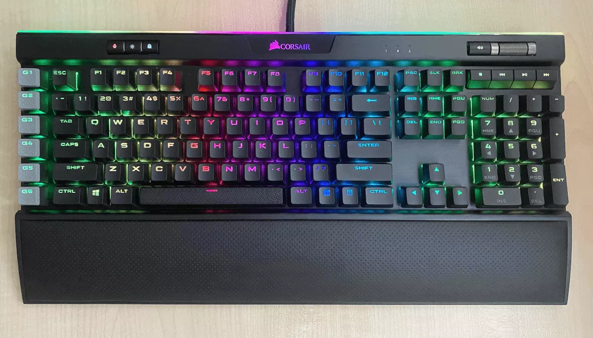 corsair k95 rgb platinum xt mechanical keyboard