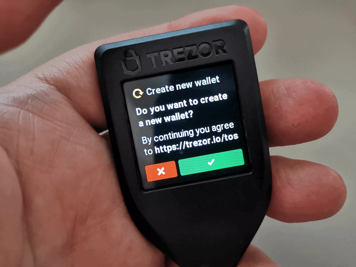 trezor display is concise and easy to read